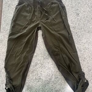 Dance Studio Crop 25” pants